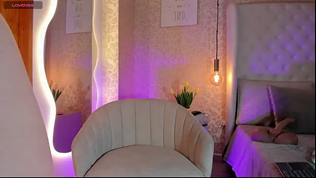 Ashleyy piink online show from 07-04-26, 07:51