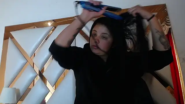 Snapshot of nathaly_low1 chatting on 04-21-26, 12:45 nathaly low1 online show from 04-21-26, 12:45
