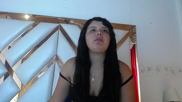 Snapshot of nathaly_low1 chatting on 05-06-26, 01:15 nathaly low1 online show from 05-06-26, 01:15