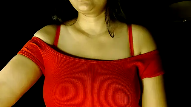 Snapshot of janifer001 chatting on 05-01-26, 04:45 janifer001 online show from 05-01-26, 04:45