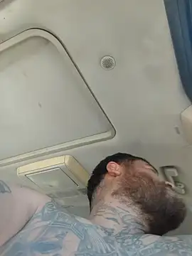 Snapshot of Martinez7233 chatting on 10-31-25, 06:37 Martinez7233 online show from 10-31-25, 06:37