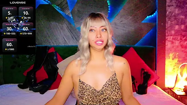 ElyaQuinn online show from 11-21-25, 07:51