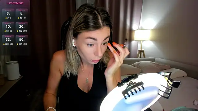 DannaEvan online show from 11-28-25, 01:28