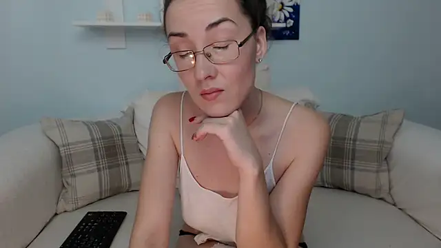 Snapshot of Sofi_so chatting on 11-25-25, 01:33 Sofi so online show from 11-25-25, 01:33