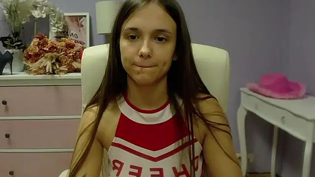 Snapshot of dirtyxEmily chatting on 02-18-25, 11:00 dirtyxEmily online show from 02-18-25, 11:00