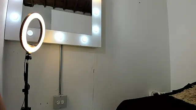 Snapshot of SEXXYLATINCOUPLE1 chatting on 10-15-25, 10:12 SEXXYLATINCOUPLE1 online show from 10-15-25, 10:12