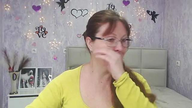 VanessaHotts online show from 03-10-25, 06:05