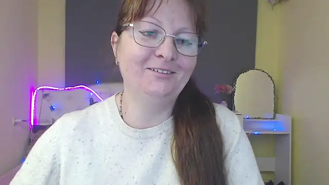 Snapshot of VanessaHotts chatting on 04-25-26, 01:41 VanessaHotts online show from 04-25-26, 01:41