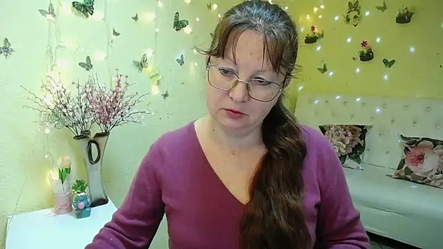 Snapshot of VanessaHotts chatting on 04-18-26, 05:10 VanessaHotts online show from 04-18-26, 05:10