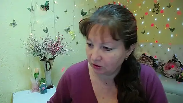 Snapshot of VanessaHotts chatting on 04-20-26, 05:10 VanessaHotts online show from 04-20-26, 05:10