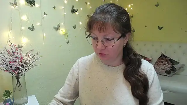 Snapshot of VanessaHotts chatting on 05-04-26, 05:00 VanessaHotts online show from 05-04-26, 05:00