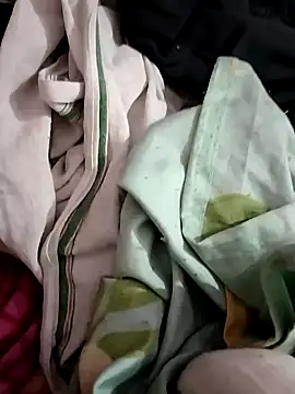 Snapshot of Sanny212 chatting on 12-12-24, 02:37 Sanny212 online show from 12-12-24, 02:37