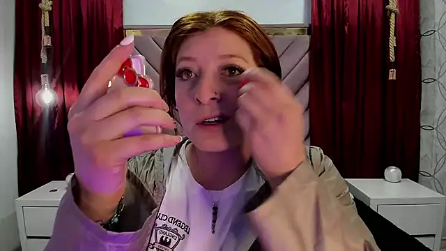 JulietaAlves online show from 09-10-25, 10:58