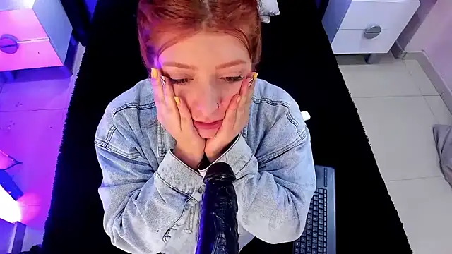 JulietaAlves online show from 11-11-25, 10:54