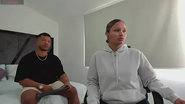 AnnieAndStefan online show from 09-13-25, 11:54