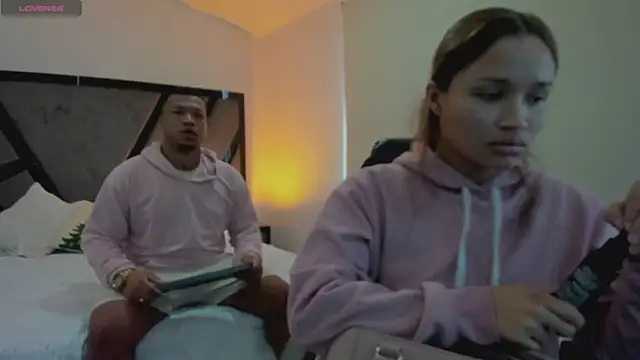 AnnieAndStefan online show from 12-20-25, 12:52