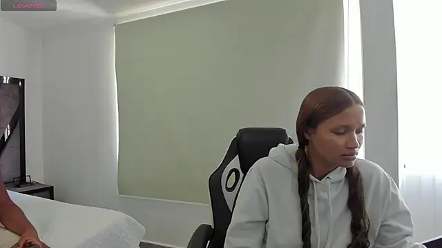 AnnieAndStefan online show from 03-01-26, 02:28