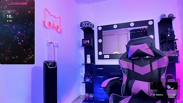 miss kitty online show from 11-25-25, 12:22