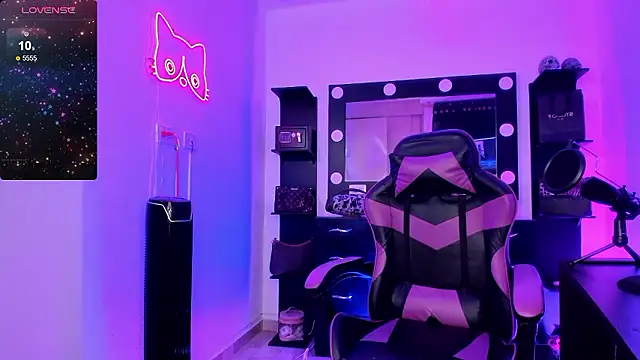 miss kitty online show from 04-12-26, 01:42