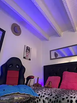 lonely shewolf online show from 11-19-25, 07:36