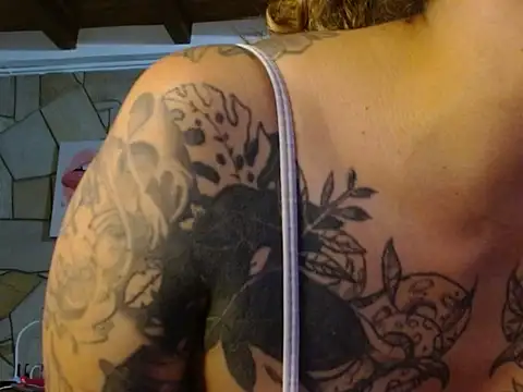 Snapshot of chanell_tattoo chatting on 03-18-26, 12:03 chanell tattoo online show from 03-18-26, 12:03