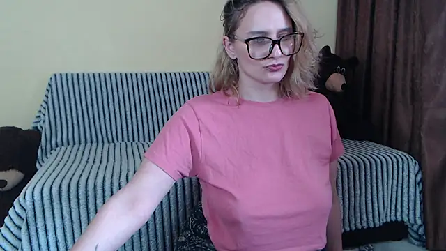 alicesweet21 online show from 03-11-25, 12:17