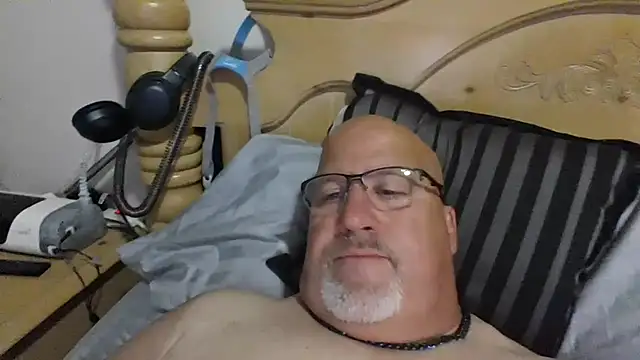 Snapshot of Bigbear0563 chatting on 09-21-25, 05:45 Bigbear0563 online show from 09-21-25, 05:45