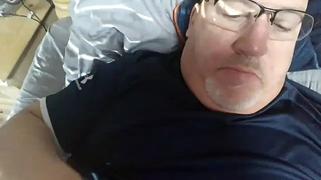 Snapshot of Bigbear0563 chatting on 02-22-26, 04:19 Bigbear0563 online show from 02-22-26, 04:19