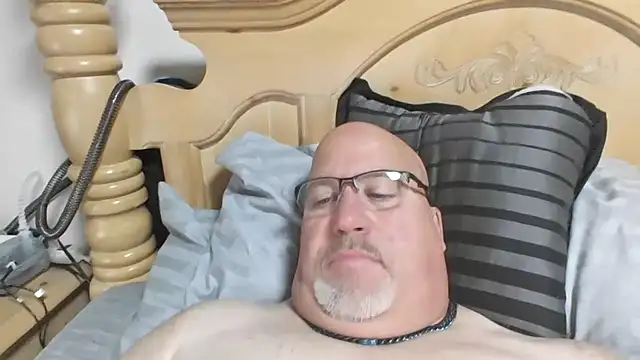 Snapshot of Bigbear0563 chatting on 11-10-25, 05:40 Bigbear0563 online show from 11-10-25, 05:40