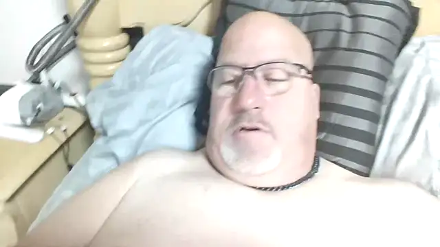 Snapshot of Bigbear0563 chatting on 11-06-25, 03:49 Bigbear0563 online show from 11-06-25, 03:49