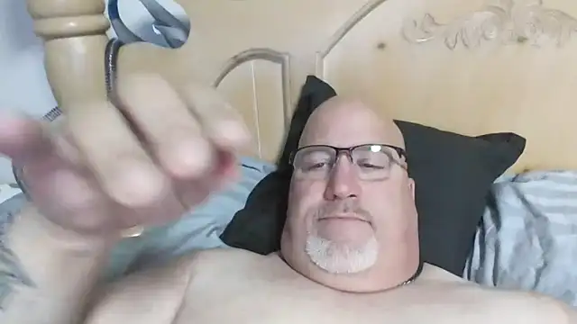 Snapshot of Bigbear0563 chatting on 10-31-25, 07:38 Bigbear0563 online show from 10-31-25, 07:38