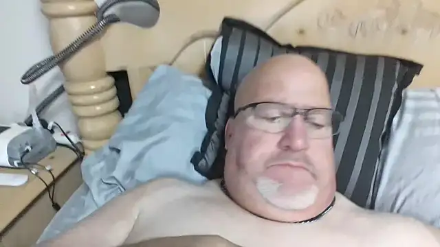 Snapshot of Bigbear0563 chatting on 10-28-25, 03:33 Bigbear0563 online show from 10-28-25, 03:33