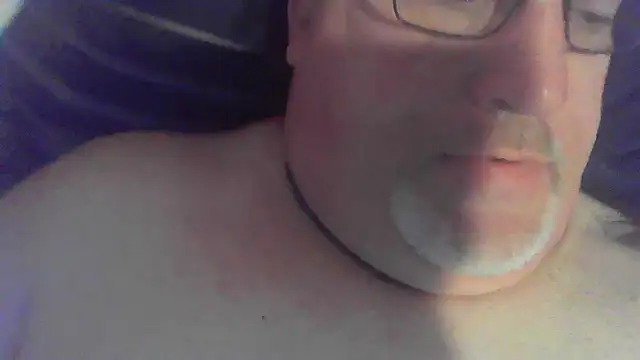 Snapshot of Bigbear0563 chatting on 12-20-24, 03:21 Bigbear0563 online show from 12-20-24, 03:21