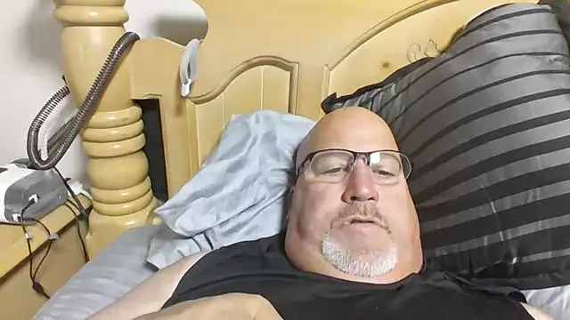 Snapshot of Bigbear0563 chatting on 10-11-25, 02:29 Bigbear0563 online show from 10-11-25, 02:29