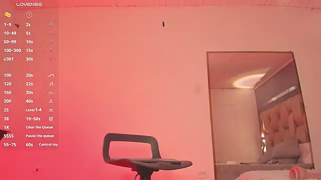 Snapshot of Emmily_Savage chatting on 02-22-25, 07:23 Emmily Savage online show from 02-22-25, 07:23