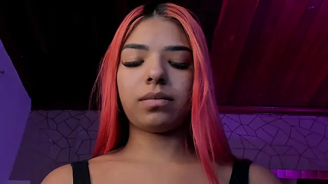 Snapshot of Emmily_Savage chatting on 02-10-26, 11:53 Emmily Savage online show from 02-10-26, 11:53