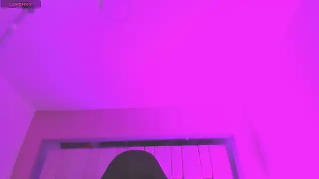Snapshot of Emmily_Savage chatting on 09-12-25, 11:32 Emmily Savage online show from 09-12-25, 11:32