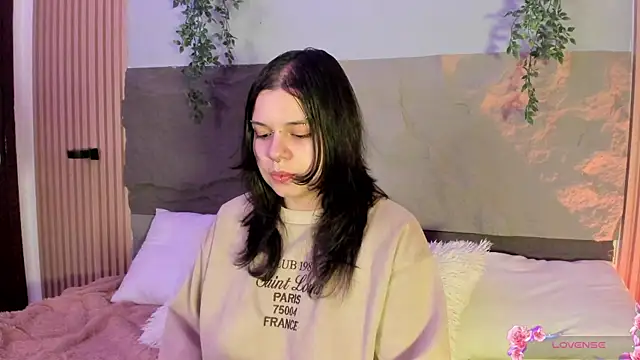 Mey moon online show from 04-28-26, 04:06