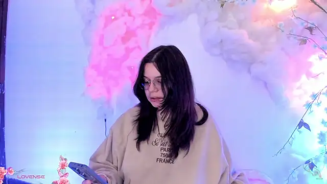 Snapshot of Mey_moon chatting on 01-27-25, 11:43 Mey moon online show from 01-27-25, 11:43