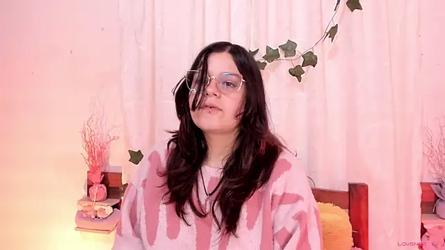 Snapshot of Mey_moon chatting on 02-11-25, 07:16 Mey moon online show from 02-11-25, 07:16