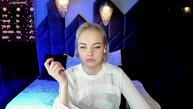 StephanieSweety online show from 02-27-25, 07:15