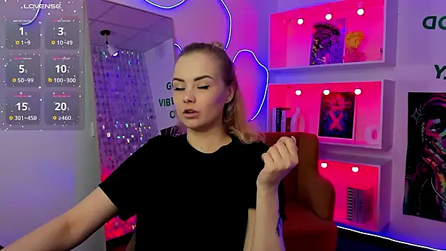 StephanieSweety online show from 03-12-26, 06:23