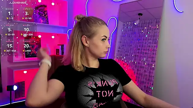 StephanieSweety online show from 03-20-26, 05:47