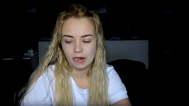 StephanieSweety online show from 11-20-25, 06:58