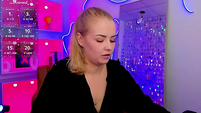 StephanieSweety online show from 04-26-26, 07:11