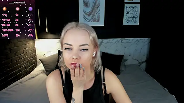 StephanieSweety online show from 01-31-25, 08:43