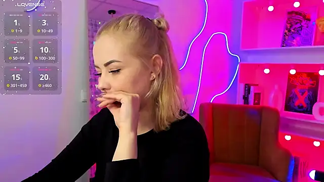 StephanieSweety online show from 04-06-26, 05:25