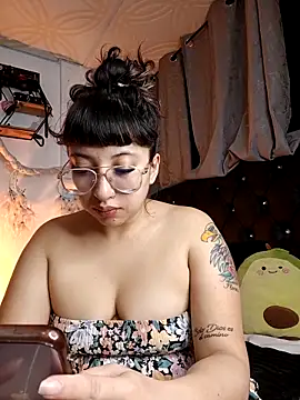 Piafisher1 online show from 10-23-25, 01:15