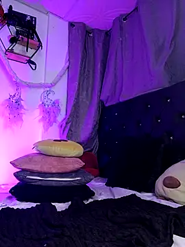 Piafisher1 online show from 12-19-25, 01:20