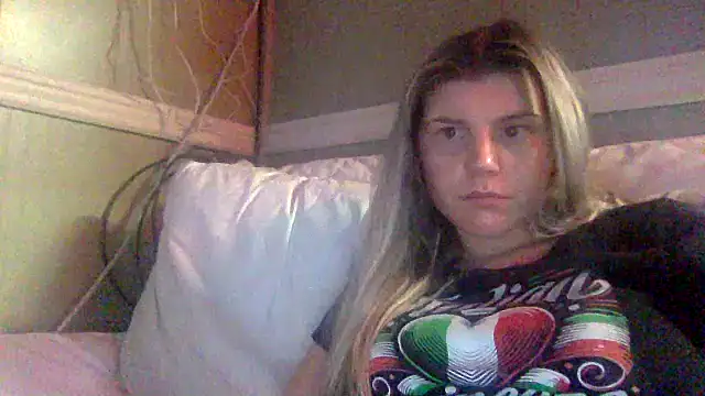 Snapshot of candycane57 chatting on 10-28-25, 09:58 candycane57 online show from 10-28-25, 09:58